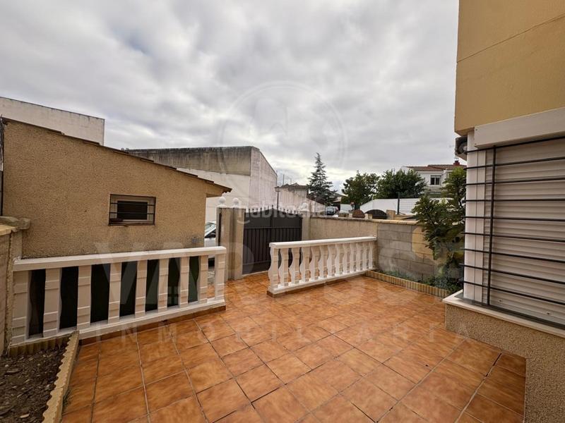 Foto b774bd78-fbb1-488d-be1a-fddd2ae1693e. Casa adosada chalet adosado con piscina comunitaria!!! en Villanueva del Ariscal