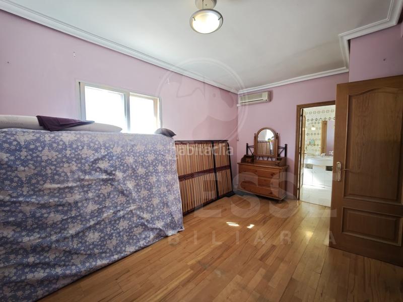 Foto 90c67233-f850-408d-8ad7-ee173df1762b. Casa con parcheggio in Camas