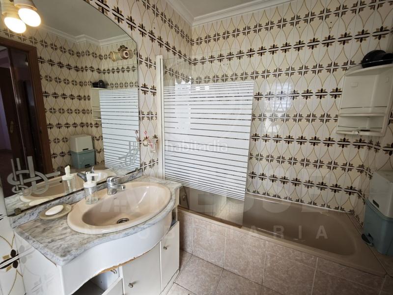 Foto c06bf5c2-71b5-4b6d-bc8d-3c8772bfa903. Casa con parcheggio in Camas