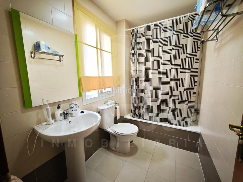 Foto ae28bb5d-dd1a-47d6-a501-b8ca78e453fc. Towny house with parking in Huévar