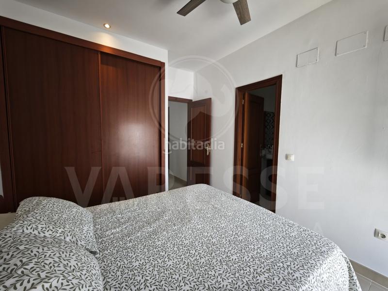 Foto ee26cbed-895e-4399-8575-7ea5d0a194fd. Towny house with parking in Huévar