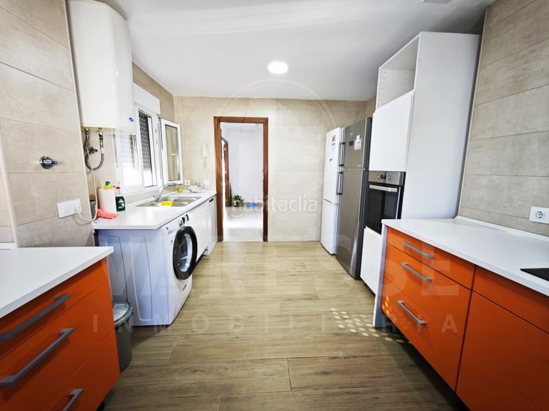 Foto f684c8e8-b635-4b15-a535-8a0b7a6bb5fa. Towny house with parking in Huévar