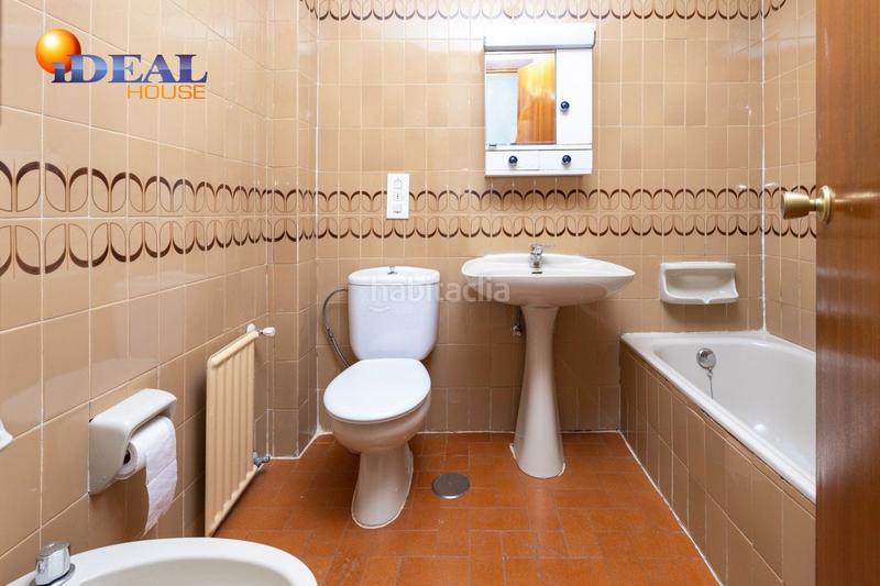 Foto a4a3f8ea-cd79-485d-8c42-bced0594f3d4. Appartamento con riscaldamento parcheggio in Centro - Sagrario Granada