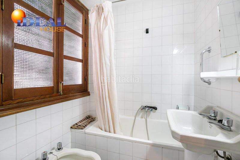 Foto 2ef12bf8-23e7-451b-ad16-7154201f3490. Edificio hostal en Lanjarón