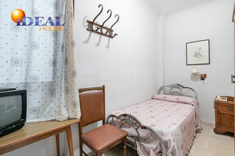Foto a1566aba-332d-480f-8976-d477de3d9110. Edificio hostal en Lanjarón