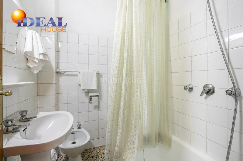 Foto a5423c2d-c202-432c-b226-04e1d7d908a6. Edificio hostal en Lanjarón