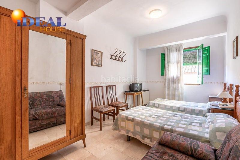 Foto b30ef45d-313a-4b9c-bbc4-b65ba394069d. Edificio hostal en Lanjarón