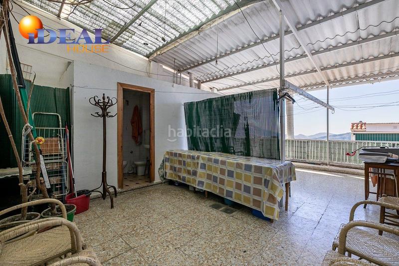 Foto bd30006e-381d-45e3-8d7c-5694cb329505. Edificio hostal en Lanjarón