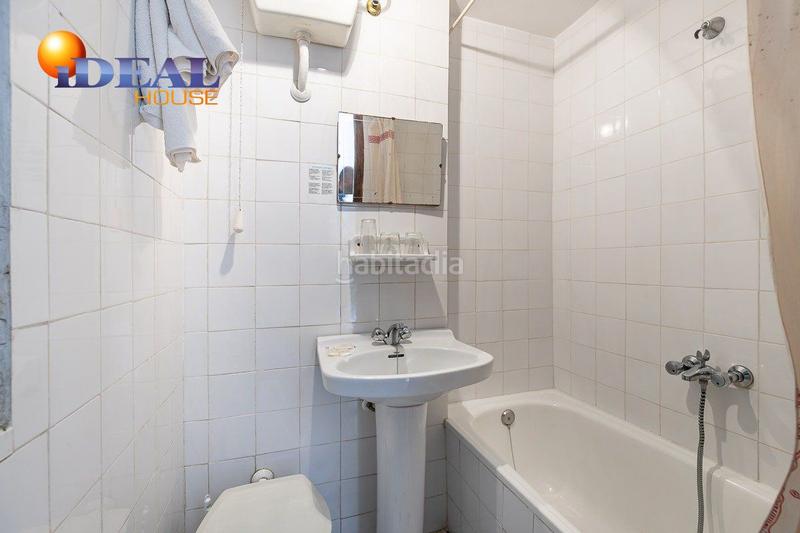 Foto c12601b9-7251-43ee-930c-53e61533129f. Edificio hostal en Lanjarón