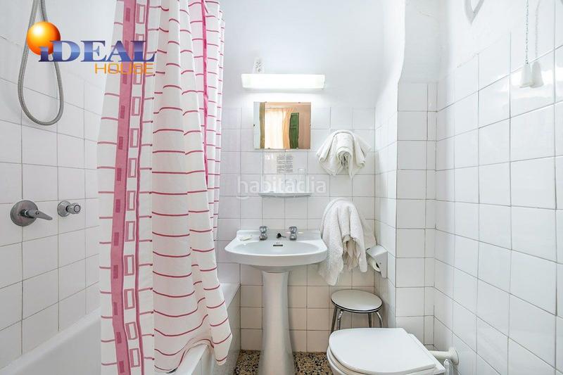 Foto d0b7f5bb-af94-4d3a-838e-3b49079757e6. Edificio hostal en Lanjarón