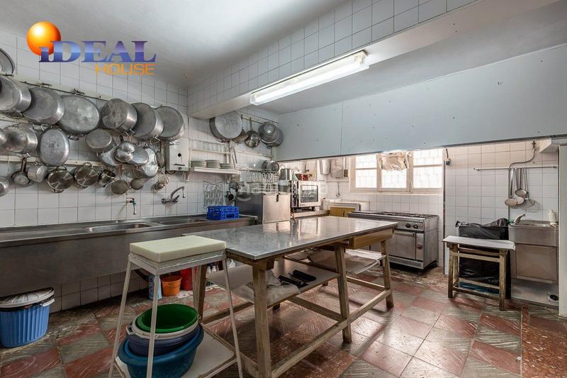 Foto d43caac1-1d8a-46bf-b0ec-e8d47c1f89f6. Edificio hostal en Lanjarón