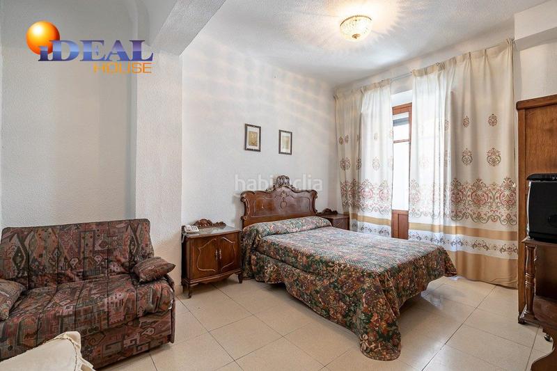 Foto d979ec74-3fa3-4634-bf40-327fe89cf681. Edificio hostal en Lanjarón