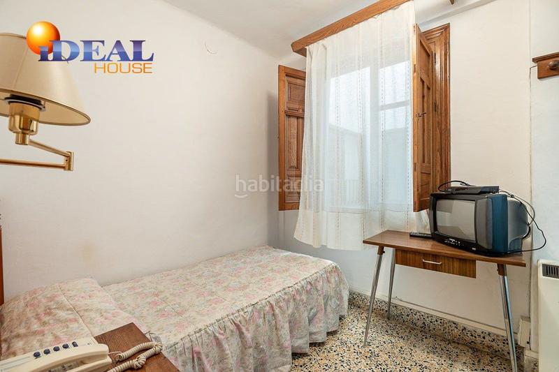 Foto d9e0a77f-23a1-4139-8dbc-89354118a119. Edificio hostal en Lanjarón