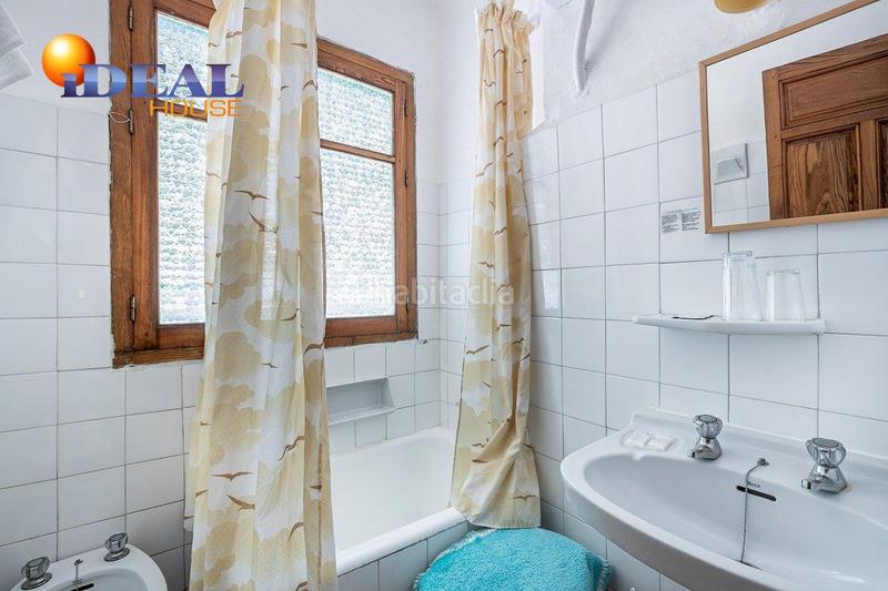 Foto e80f45c3-357e-47af-ae20-ec978a057402. Edificio hostal en Lanjarón