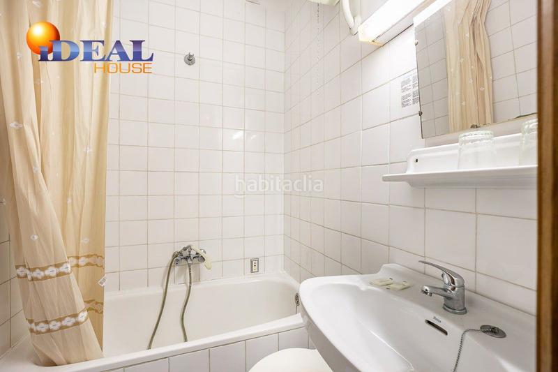 Foto ff79828d-d791-4648-9c19-7f0df5f84481. Edificio hostal en Lanjarón