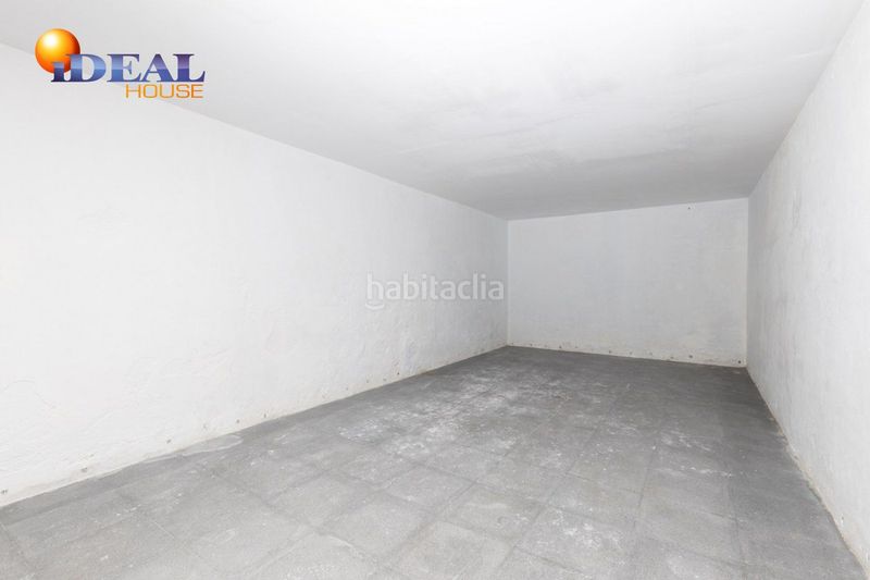 Foto 8e375259-8ba6-40a8-8eb3-06396a4b7544. Local comercial a calle paseo 10 a Montefrío