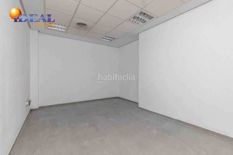 Foto ca553ccb-9cbf-49e7-b176-fd3e442e4e49. Local comercial a calle paseo 10 a Montefrío
