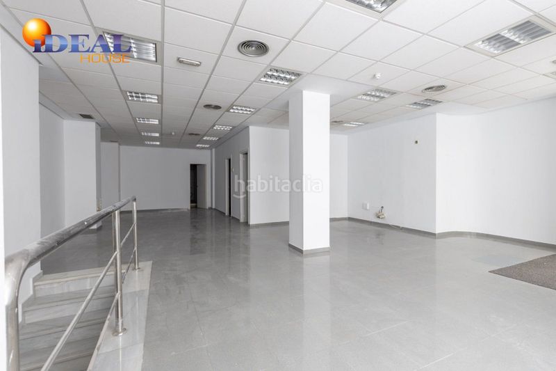Foto e8c280ff-cd6f-4183-955f-b5efaf5c0dac. Local comercial a calle paseo 10 a Montefrío