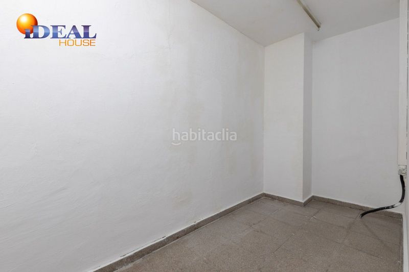 Foto f0c4a18c-ad1e-4c95-905e-70408d267254. Local comercial a calle paseo 10 a Montefrío