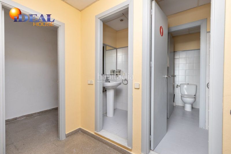 Foto f5cb69c2-b39d-496c-a153-fb64f4631bd8. Local comercial a calle paseo 10 a Montefrío