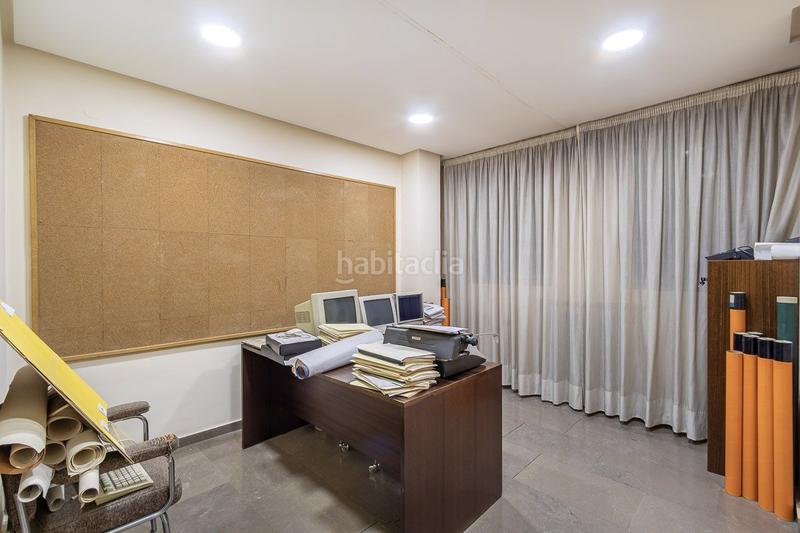 Foto 5276df3e-0949-4c98-9a57-96f689e25e66. Local comercial oficina en solarillo de gracia, . en Granada