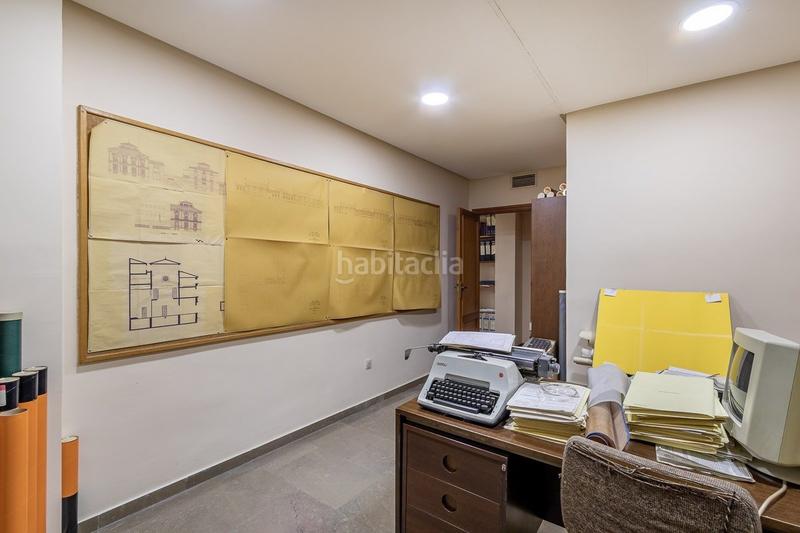 Foto 6ee49c92-0323-4f09-9f45-ff130f893fc3. Local comercial oficina en solarillo de gracia, . en Granada