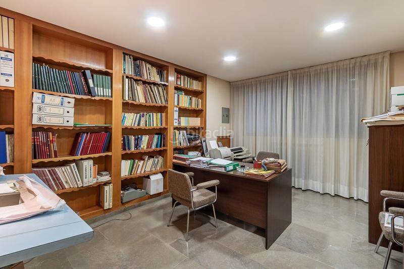 Foto 9296199b-5873-43ff-958d-f18c7219a5b5. Local comercial oficina en solarillo de gracia, . en Granada