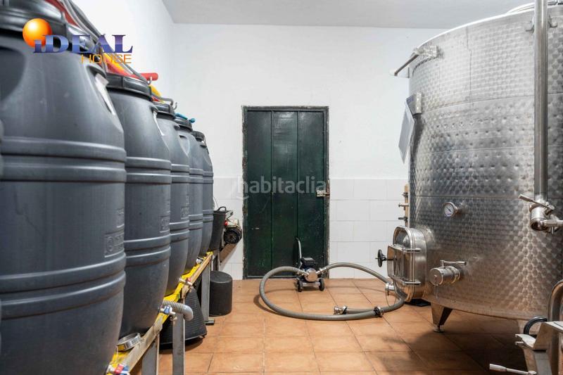 Foto a09614ba-dd72-430e-96d8-32618d940341. Finca rústica a Dúdar