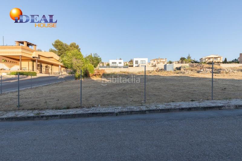Foto 114929d1-5614-4c4a-a586-97752ff98db4. Terreno residencial en avenida la libertad 4 bonito solar en venta en Monachil