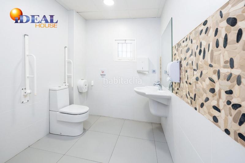 Foto 3a72af98-6f17-4578-a57b-cb1899244ed5. Locale commerciale in Cervantes Granada