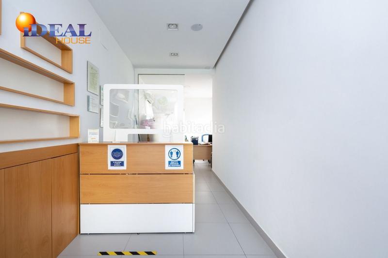 Foto af2e416e-ffd2-4a08-a743-bf093ba1f0c8. Locale commerciale in Cervantes Granada