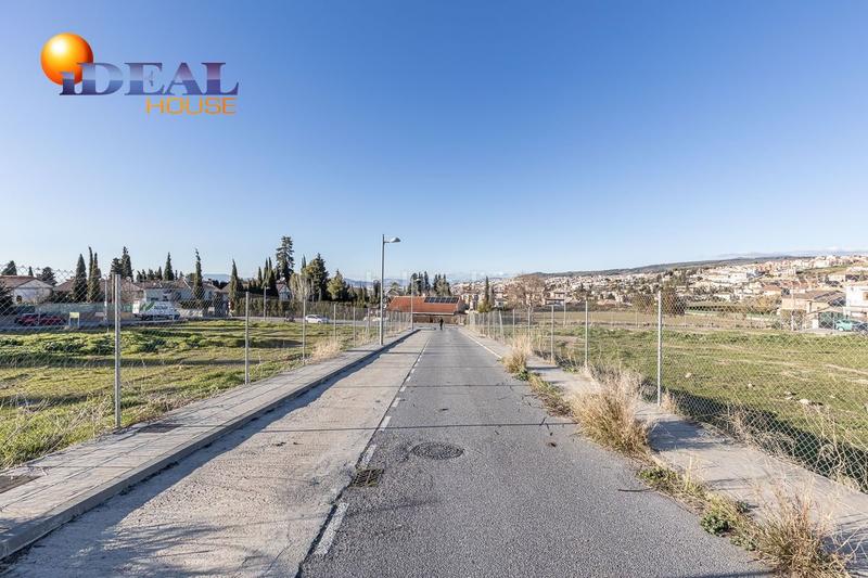 Foto f54a5bcd-0fb2-4c65-841b-3b096fa6c29e. Terreno residencial solar en cajar con 526m en Cájar