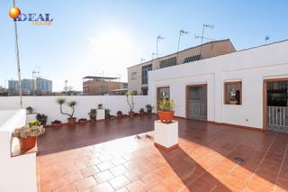 Casa a Campus de la Salud. Casa junto al pts