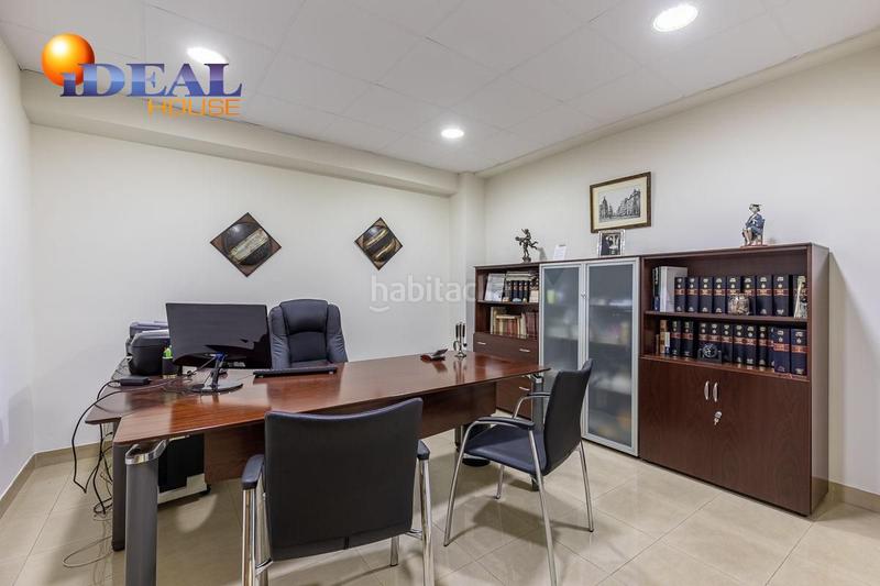 Foto 5c3430bf-19c7-467b-a490-1b2e90d5d4e8. Office space in Plaza de Toros Granada