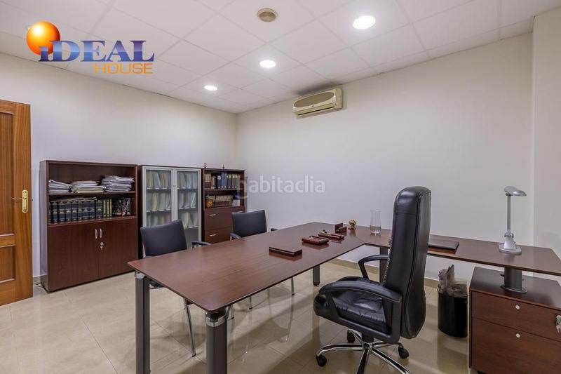 Foto dacd22f5-007b-4fd4-8062-0032e3176a7e. Office space in Plaza de Toros Granada