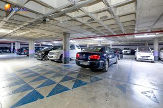Aparcament cotxe a Cervantes. Se traspasa concesión plaza de parking en el centro
