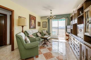 Etagenwohnung  Calle reyes catolicos. Fantástico piso con vista despejadas