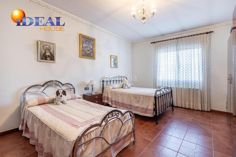 Foto 1000ca64-378c-42c6-942c-e188ddc177d3. Chalet oportunidad! casa y nave en santa fé en Santa Fe