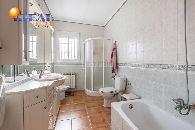 Foto 7085a285-9d39-4b99-ad6f-7fc7b29404cb. Chalet oportunidad! casa y nave en santa fé en Santa Fe