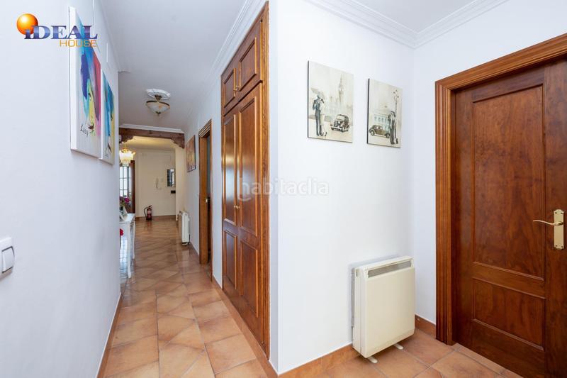 Foto 5b204644-d739-47af-ab3a-a978f4b24557. Chalet espectacular chalet independiente en el laurel de la reina. la zubia. en Zubia (La)