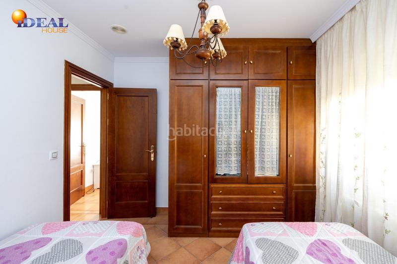 Foto c6632691-e233-45e1-9afa-08ebed07e551. Chalet espectacular chalet independiente en el laurel de la reina. la zubia. en Zubia (La)