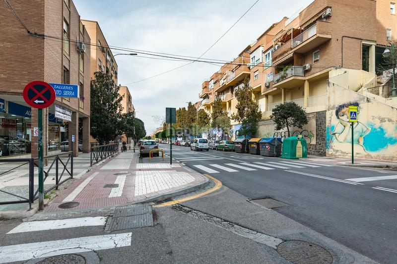 Foto 84e14186-1a11-432b-bd9d-bf1feb2aea56. Locale commerciale in Crta. De la Sierra Granada