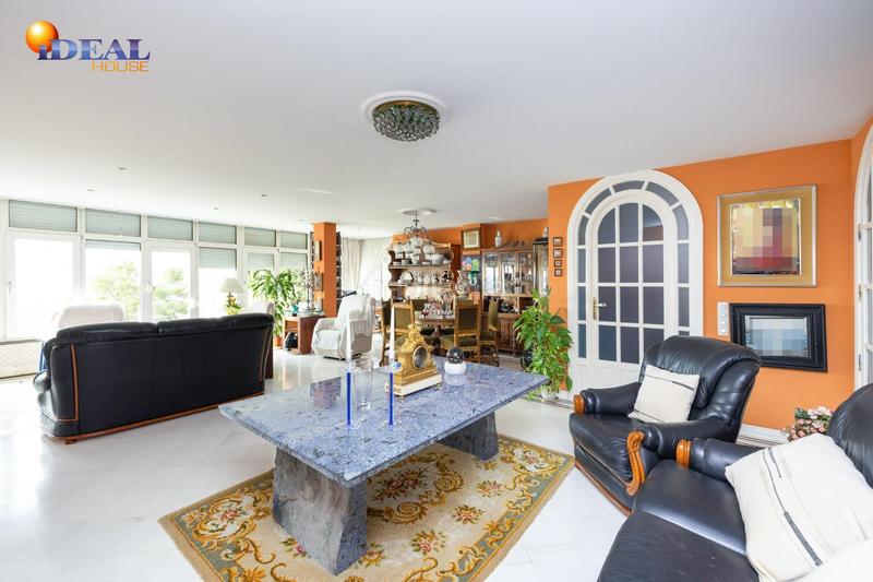 Foto c973c2bf-cf2a-4c76-ae7a-8be076324986. Chalet magnifico chalet independiente en colinas bermejas. en Monachil