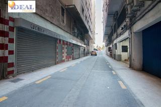 Local commercial à Calle ANGEL BARRIOS