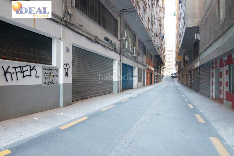 Foto 3b4bc492-b817-4ec3-870d-f9375c2d1633. Local comercial a Camino de Ronda Granada