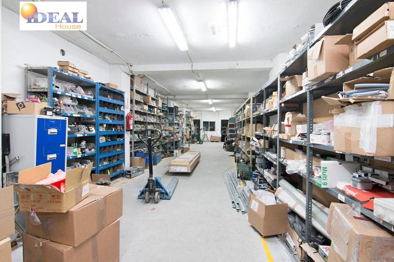 Foto 97bb2b1a-7d6c-478b-b386-6bc8040a3f99. Local comercial a Camino de Ronda Granada