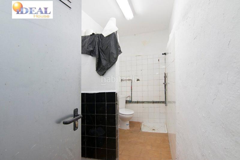 Foto c4586085-cd82-49ca-998b-8801446f9a4f. Local comercial a Camino de Ronda Granada