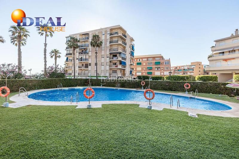 Foto 49023c73-5f68-4507-b99e-6f0b6a3a2b14. Reihenhaus mit parking pool in Salobreña costa Salobreña
