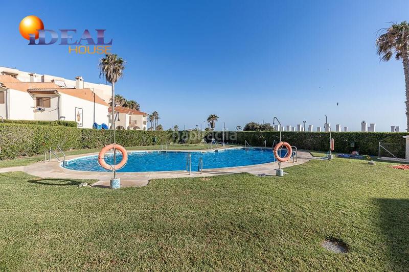 Foto c447da2c-ecf2-4561-99d5-e7b4720c962c. Reihenhaus mit parking pool in Salobreña costa Salobreña