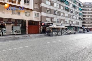 Aparcament cotxe a Camino de Ronda. Calle emperatriz eugenia